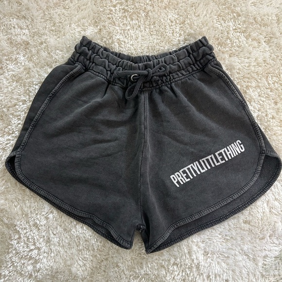 PrettyLittleThing Pants - PrettyLittleThing Women's Black Shorts